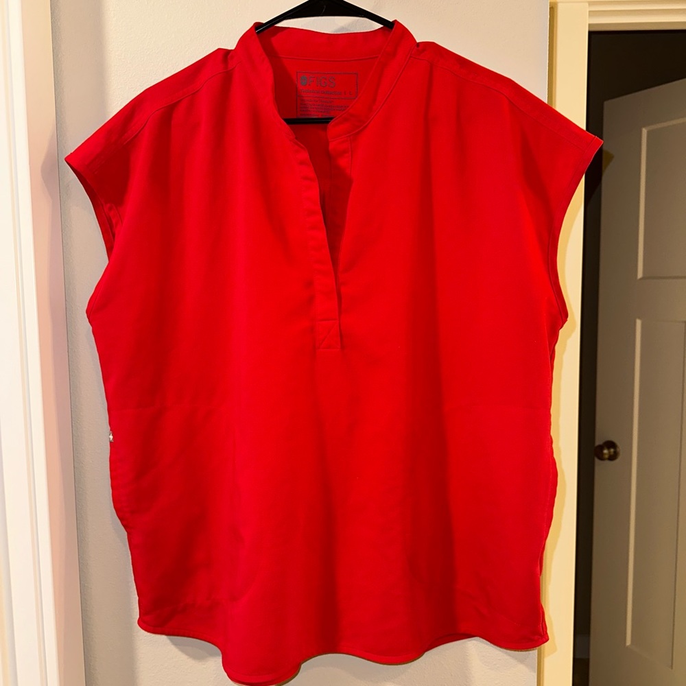 FIGS Large Rafaela in Pop Red